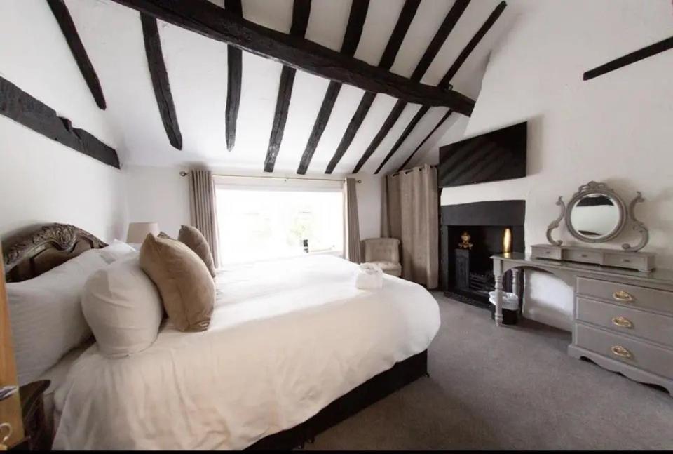 Bert'S Rooms At The Black Horse Inn Brighouse Eksteriør bilde