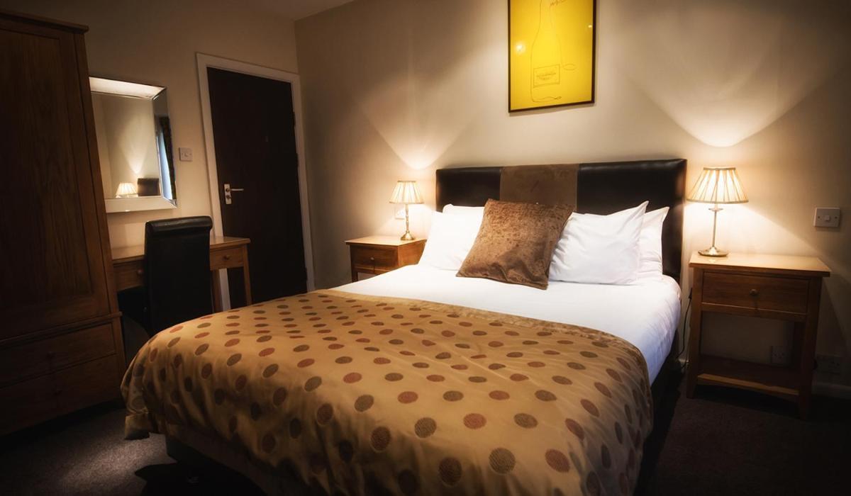 Bert'S Rooms At The Black Horse Inn Brighouse Eksteriør bilde